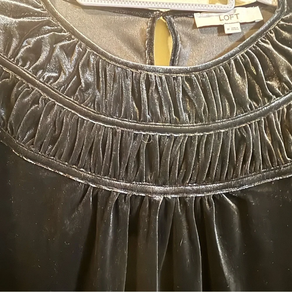 LOFT Ruched Velvet Top - Picture 5 of 8